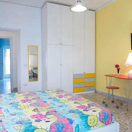 Vomero Cilea House With Balcony Неаполь