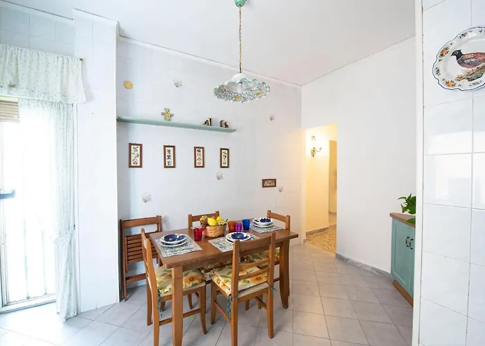 Daire Vomero Cilea House With Balcony