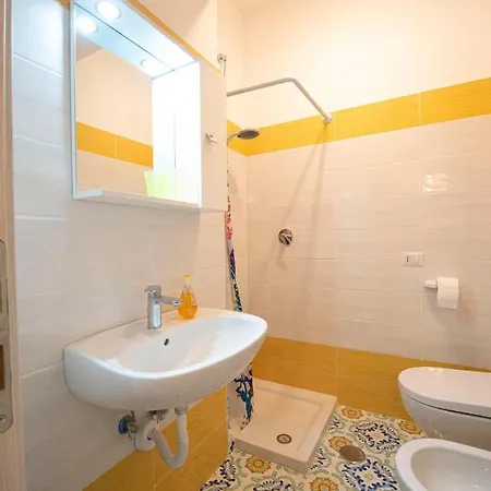 Vomero Cilea House With Balcony Appartamento *