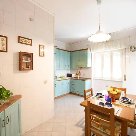 Vomero Cilea House With Balcony Apartament Neapol